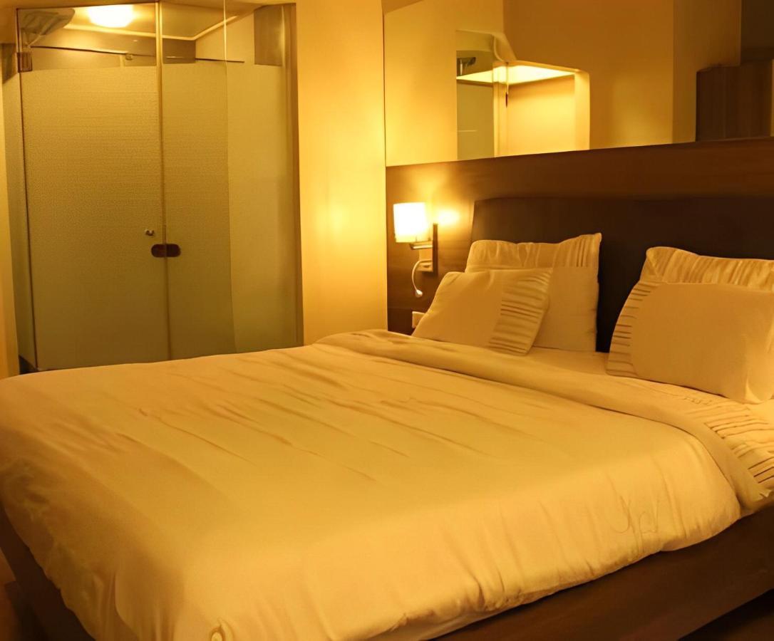 Apollo Guest House Mumbai  Buitenkant foto