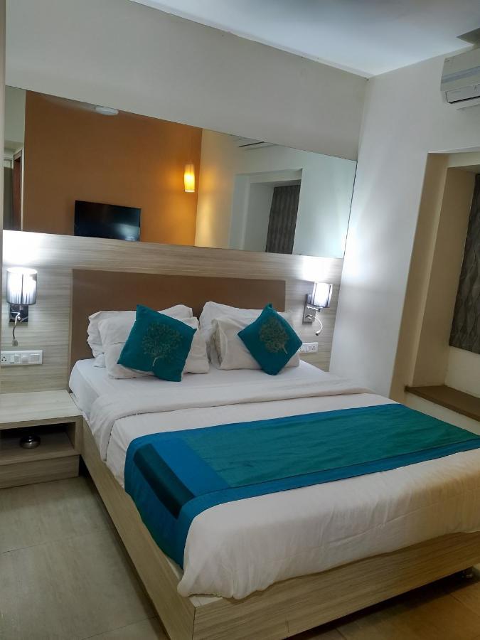 Apollo Guest House Mumbai  Buitenkant foto